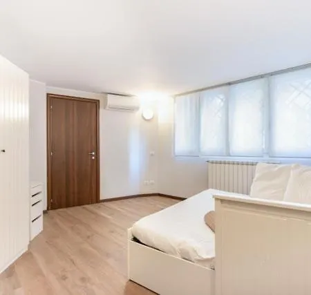 Alessia's Flat - Michetti